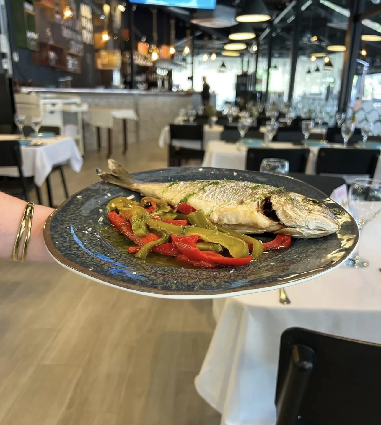 Pescado del mar a la mesa